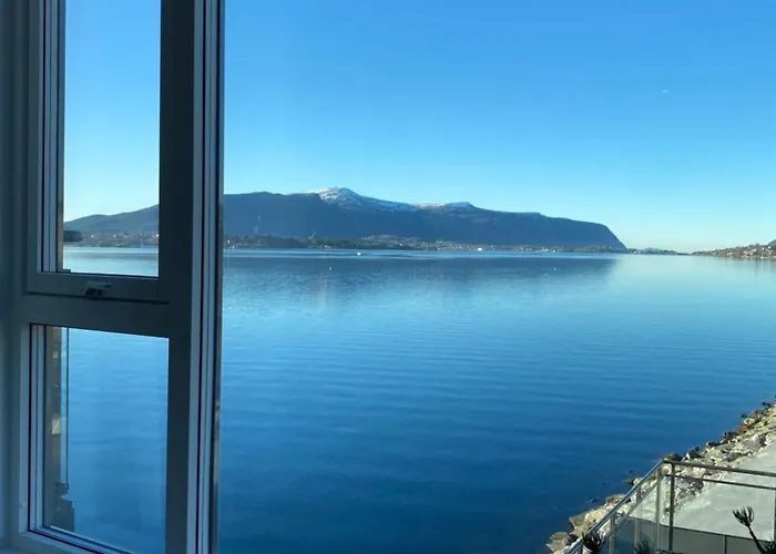 Ny I Med Fantastisk Utsikt Ålesund