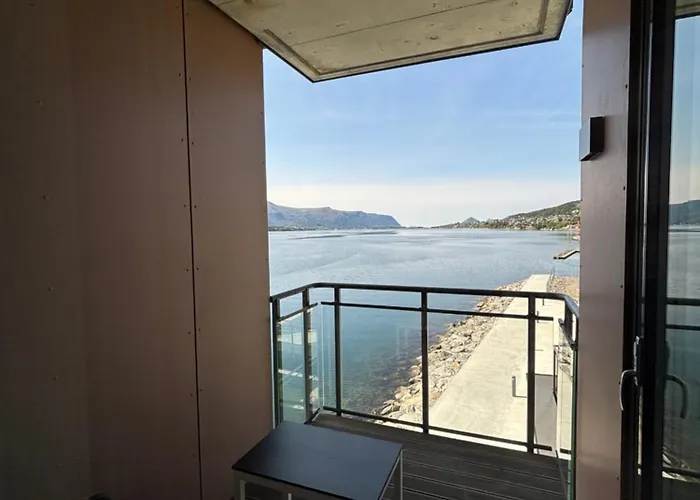 Ny I Med Fantastisk Utsikt Appartamento Ålesund